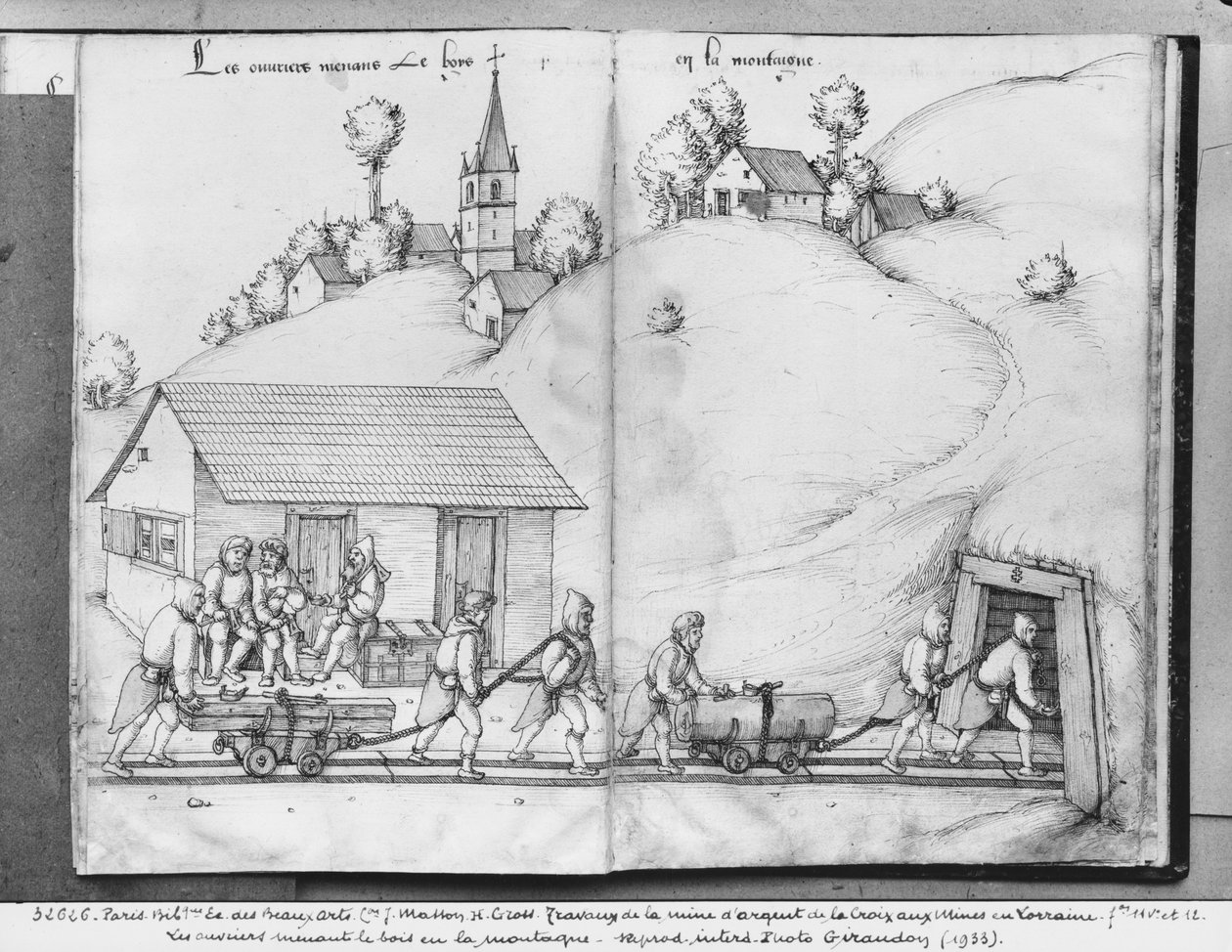 Mina de plata de La Croix-aux-Mines, Lorena, fol.11v y fol.12r, mineros llevando madera a la mina, c.1530 de Heinrich Gross or Groff
