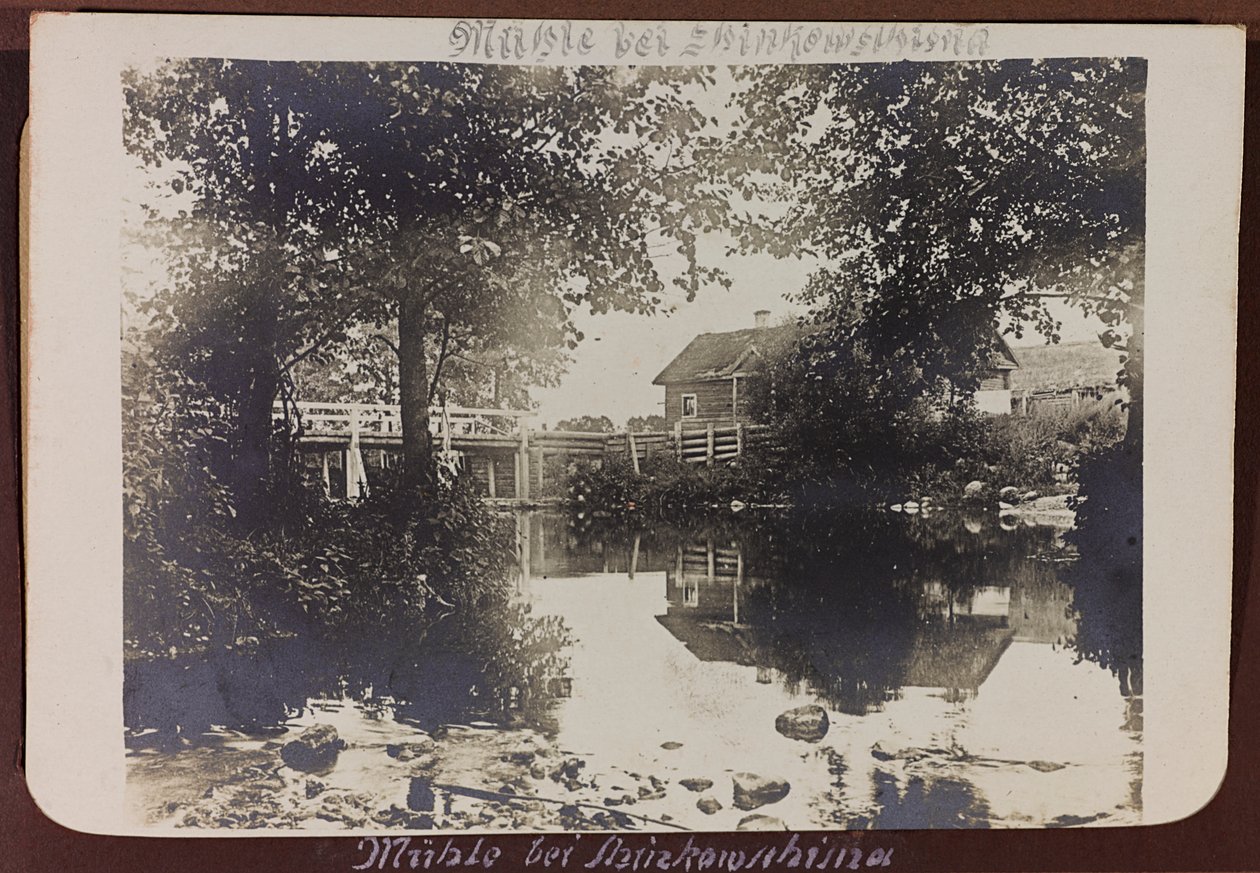 Primera Guerra Mundial: Ucrania en los años 1914-1916 durante la invasión del ejército alemán. Puente sobre el río (foto en blanco y negro) de Heldenfriedhof Dsessentniki (attr. to)