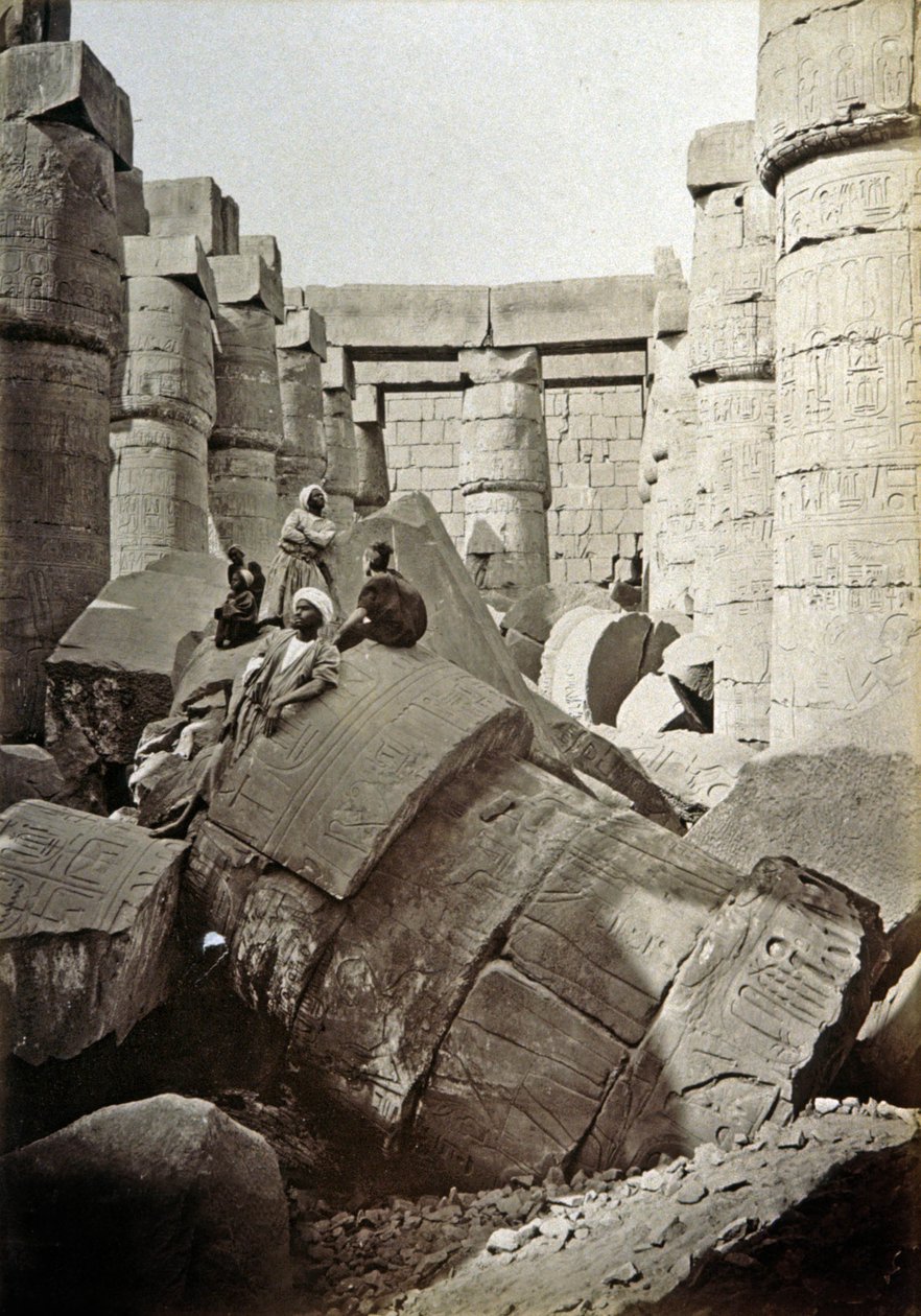 Templo de Karnak, hacia 1900 (fotografía en blanco y negro) de Henri Béchard