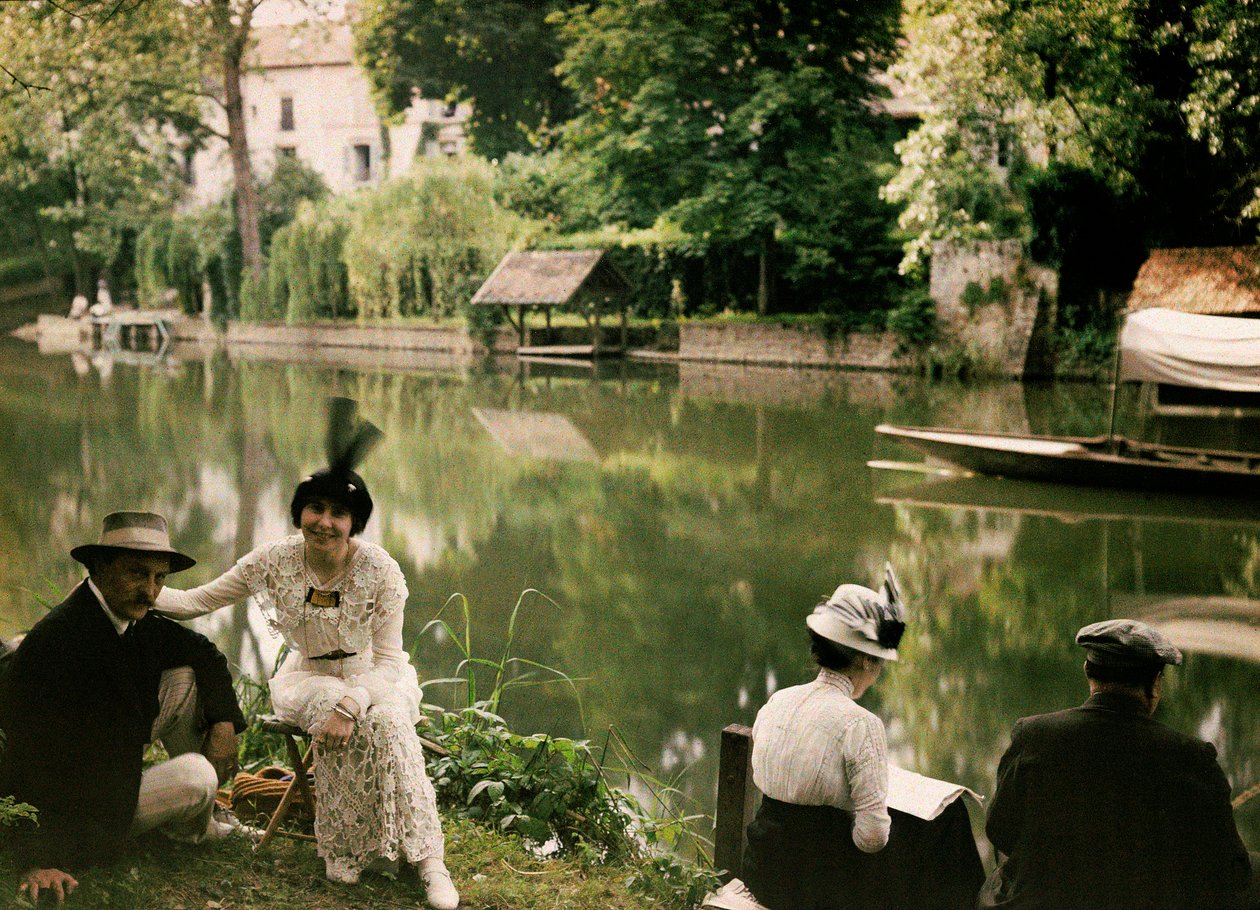 Comida en las orillas del río en Montigny, Francia, c.1920-25 de Henri Chouanard