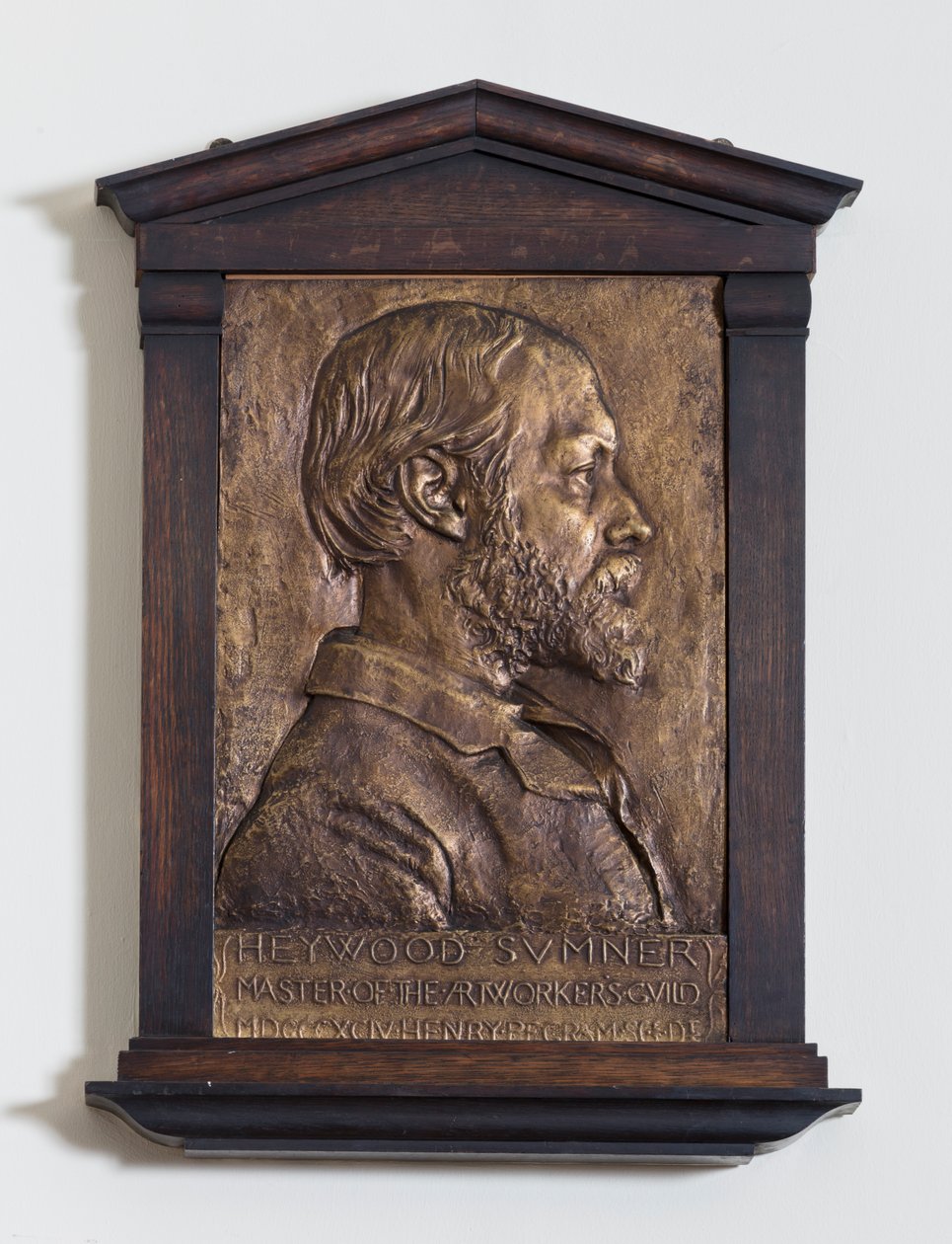 Placa con Heywood Sumner, Diseñador de Henry Alfred Pegram