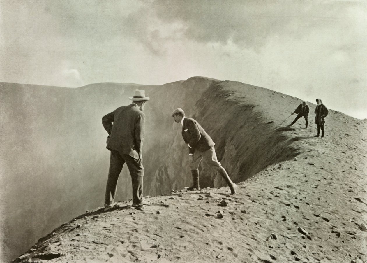 Al borde del cráter, Asama-Yama, 1910 de Herbert Ponting