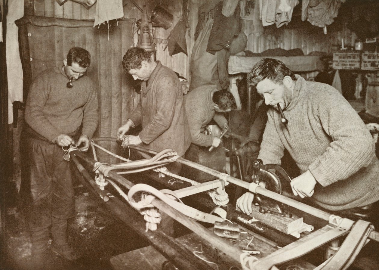 Preparando trineos para el viaje polar Crean, Forde, Lashly, P.O. Evans de Herbert Ponting