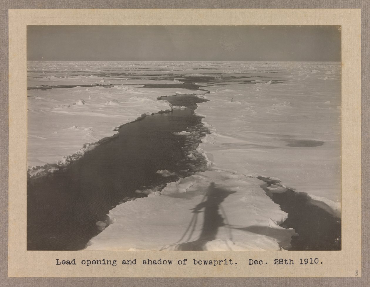 El Terra Nova (1884) aguantó en la banquisa de Herbert Ponting