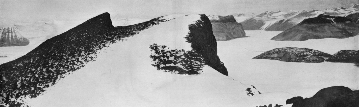 La cima del monte Suess, mirando al sur, c. 1911, 1913 de Herbert Ponting