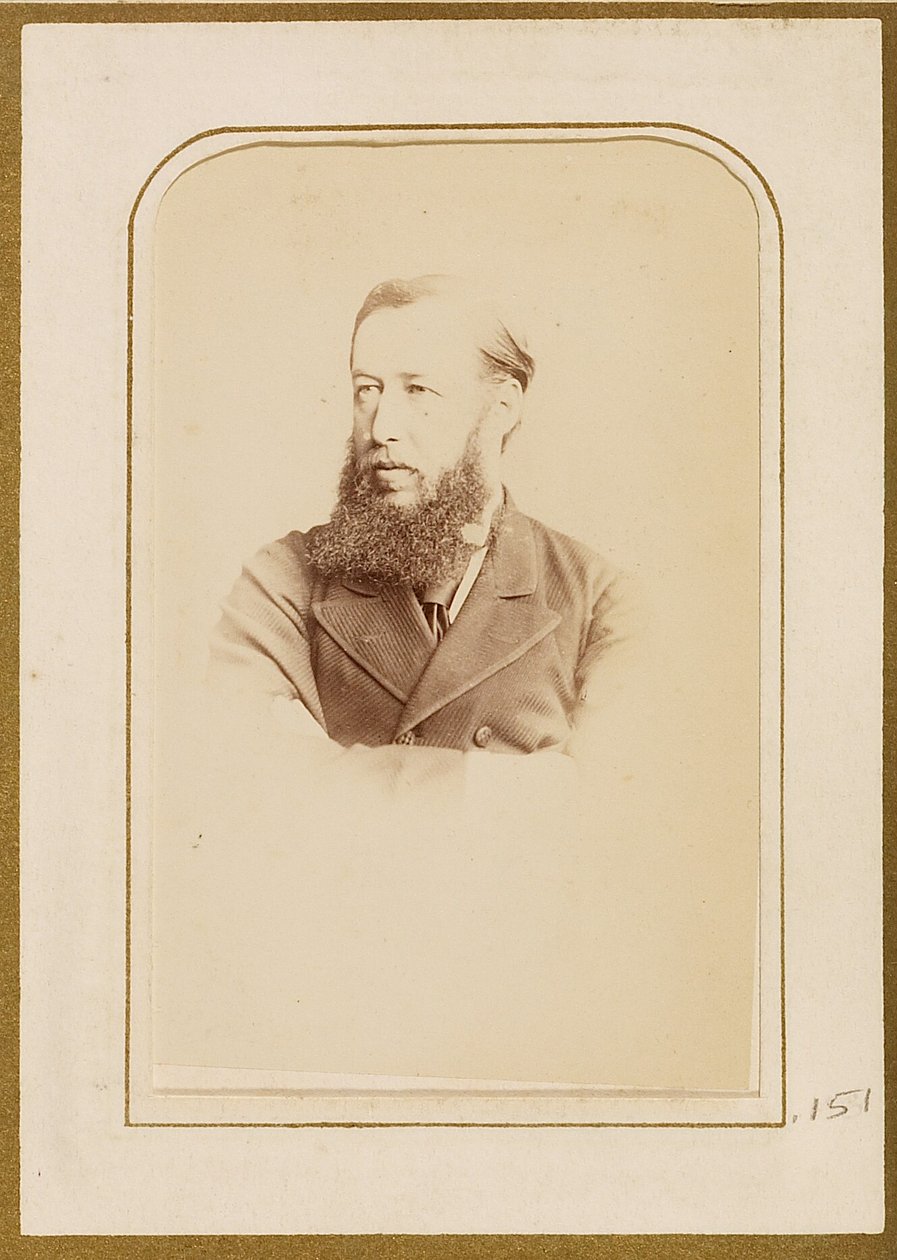 [Retrato de un hombre] de Hills and Saunders
