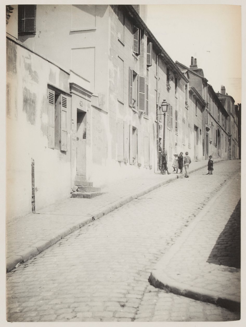 Una calle de Montmartre, París, hacia 1890 (foto) de Hippolyte Blancard