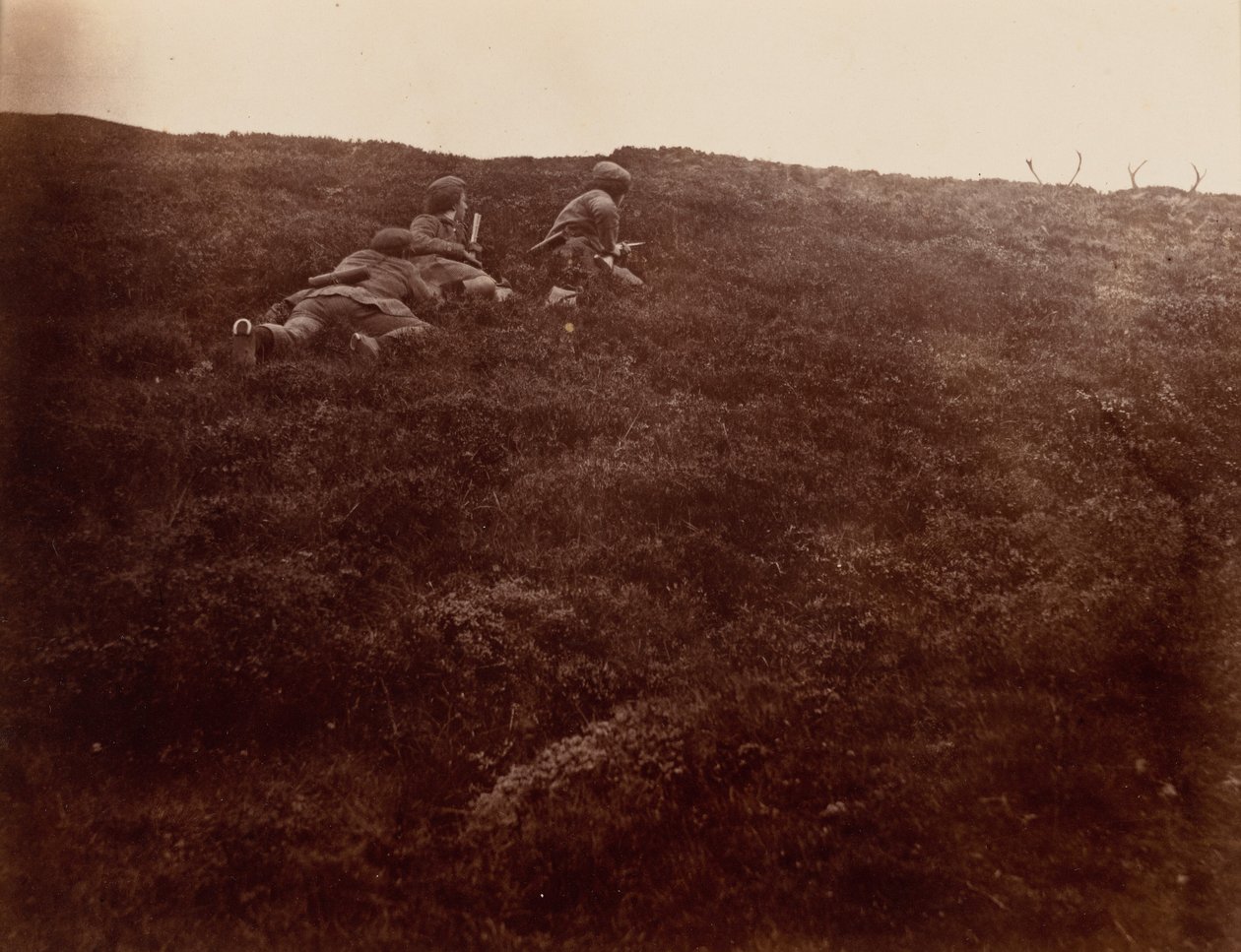 Horace y Edward acechando ciervos,1856 (foto) de Horatio Ross