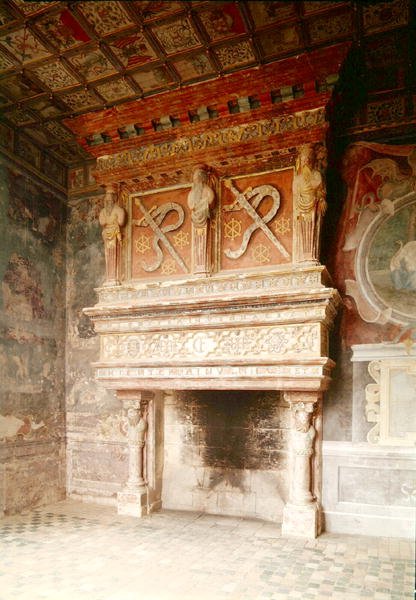 Vista de la chimenea en la Sala de Guardias de Hubert Robert