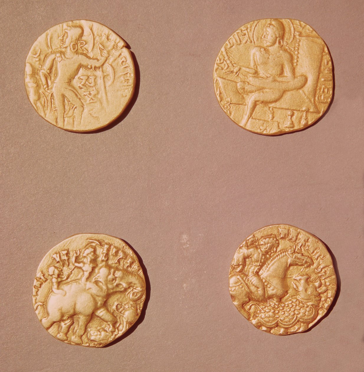 Dinares de Samudragupta (335-375) y Kumargupta I (415-454) (oro) de Indian School