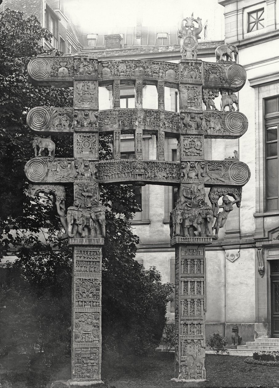 Puerta Oriental del Túmulo de Sanchie de Indian School