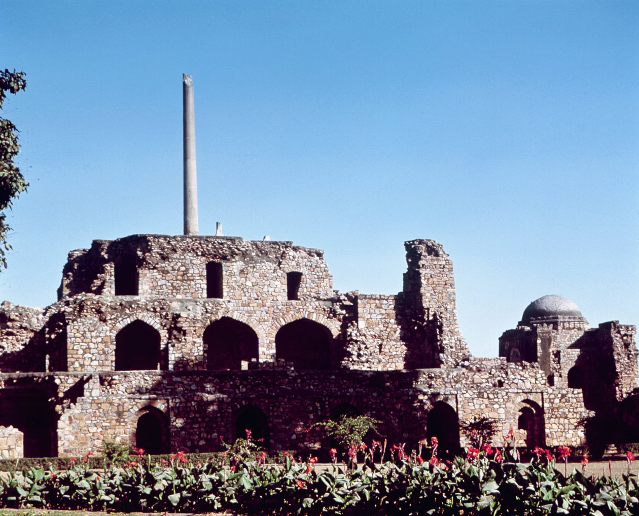 Ruinas de la ciudadela Kotla Firuz Shah, fundada por Firuz Shah Tughluq (1351-88) de Indian School