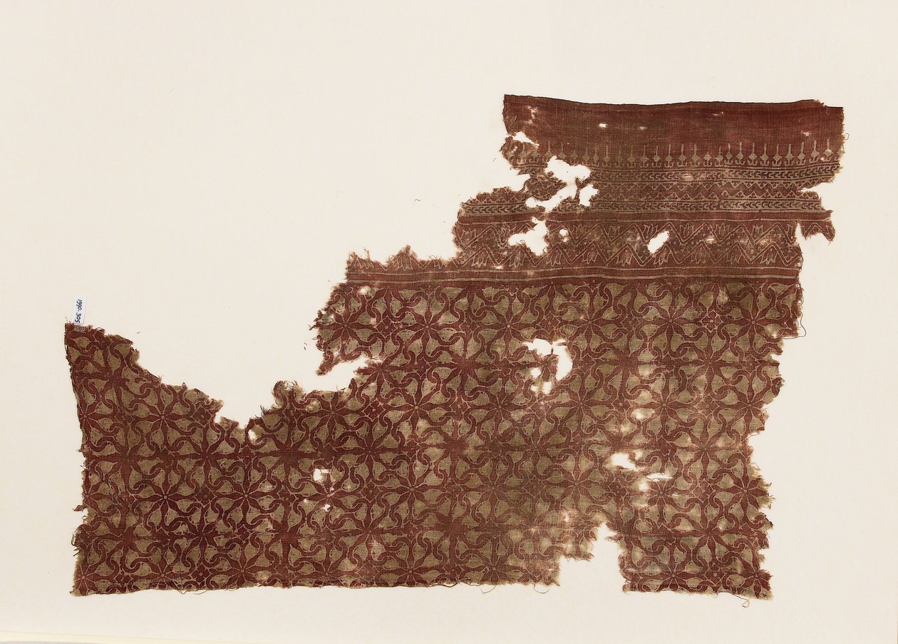 Fragmento textil con espirales entrelazadas de Indian School