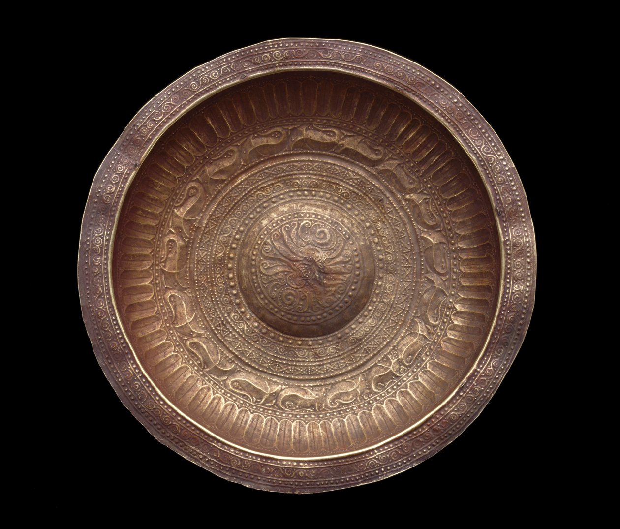 Plato pectoral ceremonial, pueblos de las Molucas de Indonesian School
