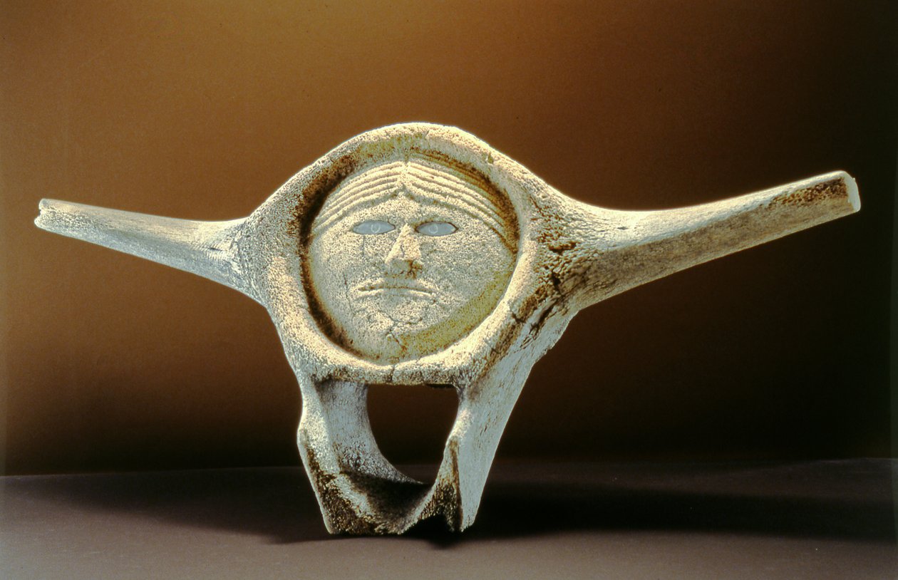 Cabeza de Jano, de Cape Dorset (vértebra de ballena) de Inuit School