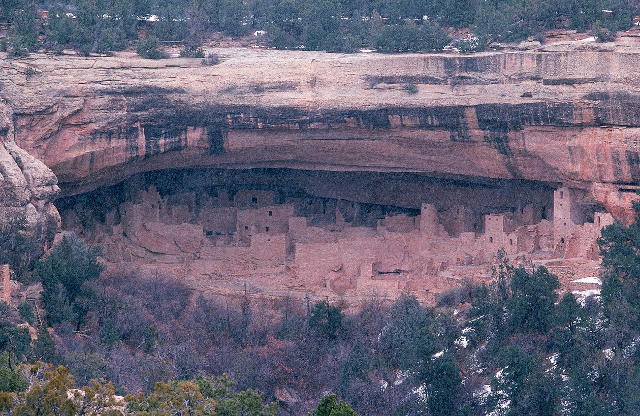 Cliff Palace en el Parque Nacional de Mesa Verde, situado en el extremo suroeste de... de Ira Block