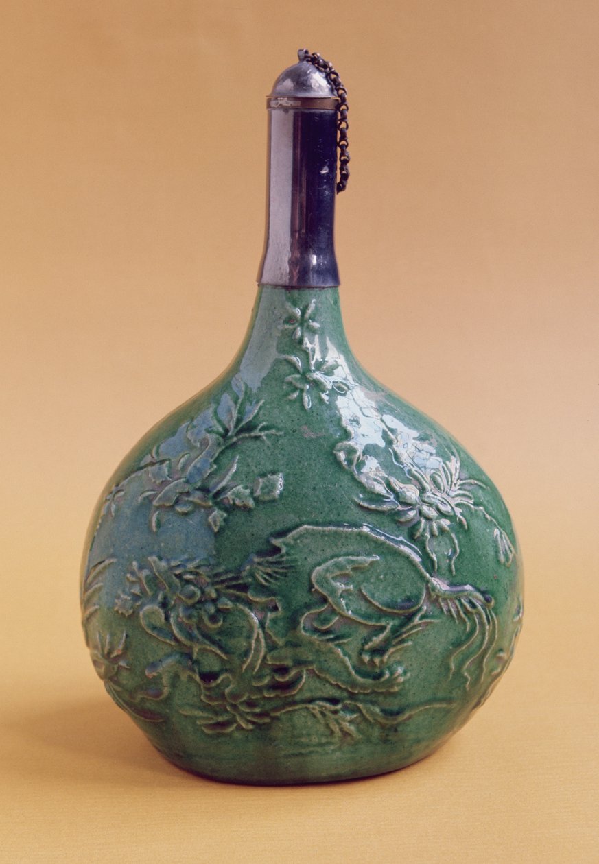 Botella vidriada en verde, probablemente de Isfahan de Iranian School