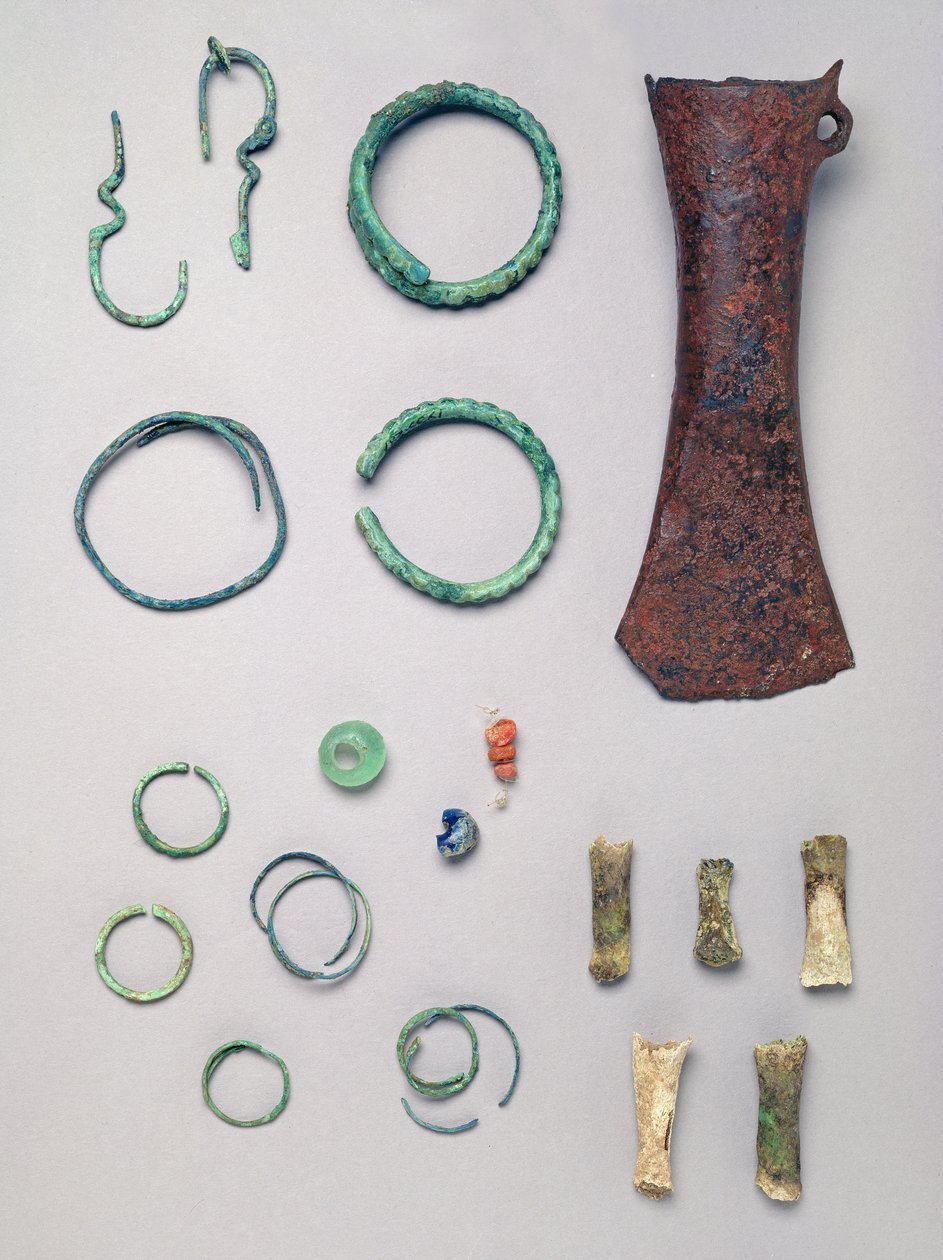 Contenido de la tumba de un niño, de Barrow II, Tumba I en Vace de Iron Age