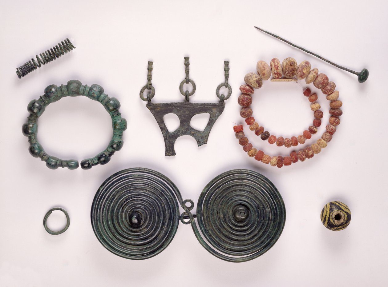 Joyas encontradas en una tumba femenina en Hallstatt, Celta de Iron Age