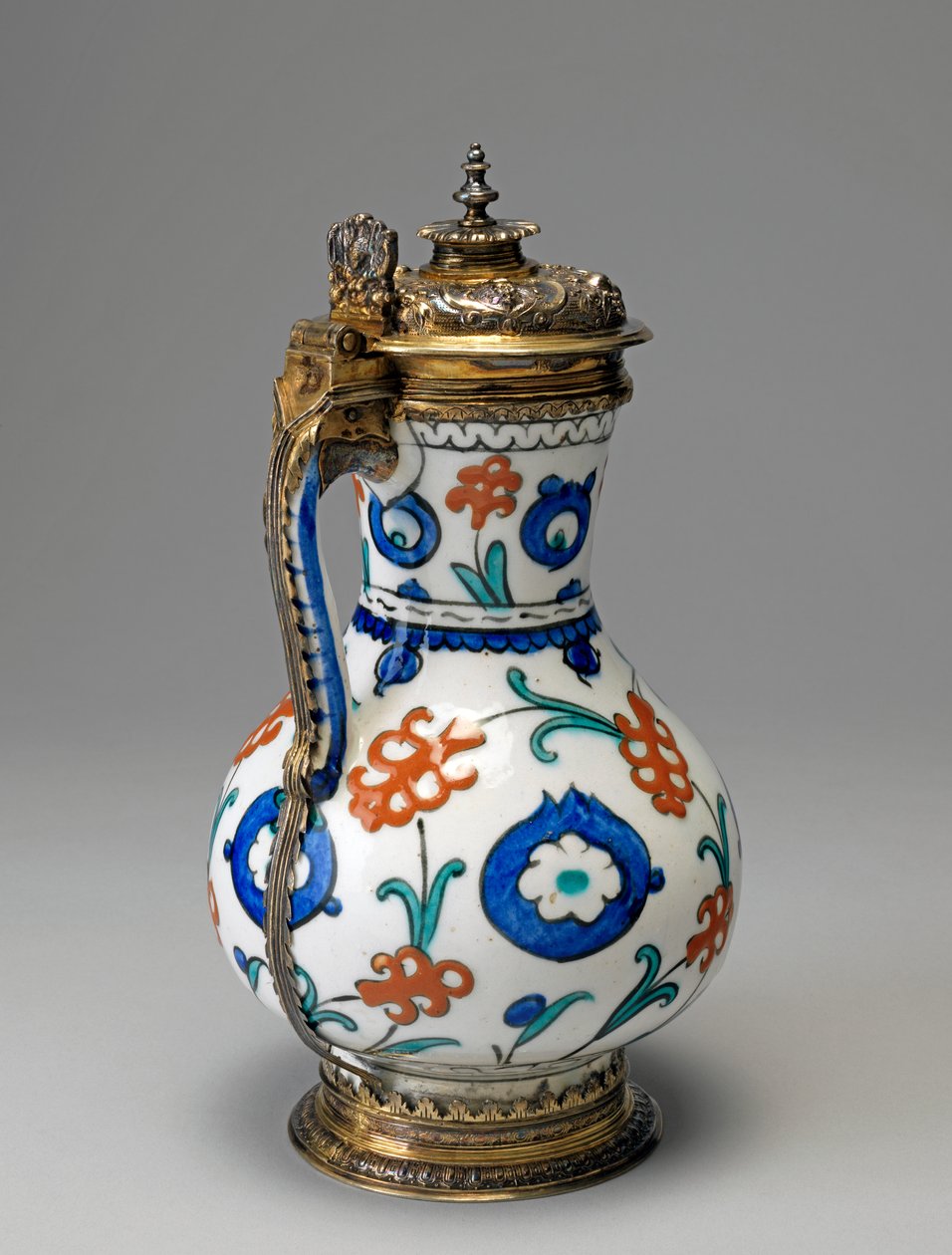 Jarra de fritware, período otomano (cerámica vidriada con dorado en plata) de Islamic School