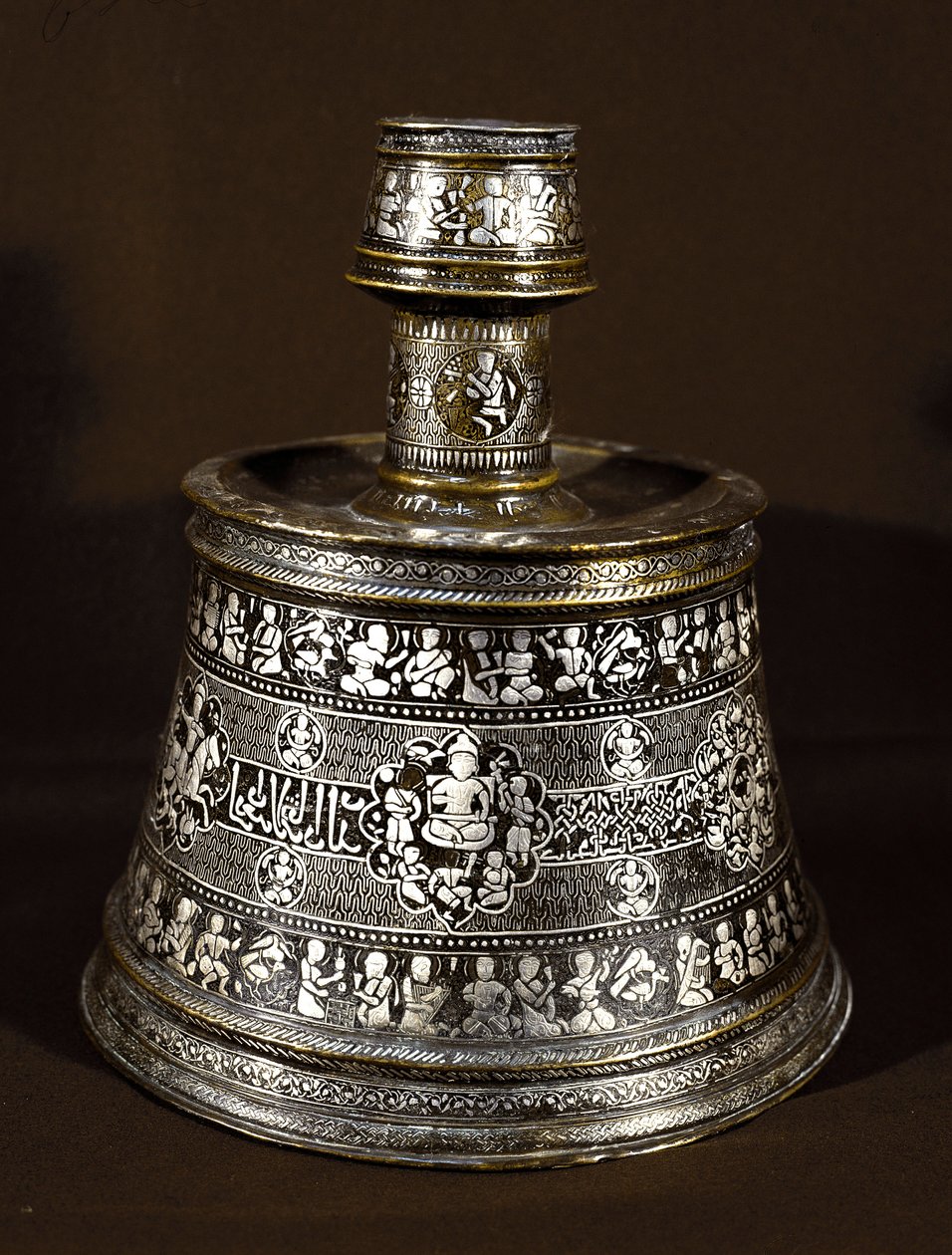Arte islámico: candelabro de plata y cobre del siglo XIII de Islamic School
