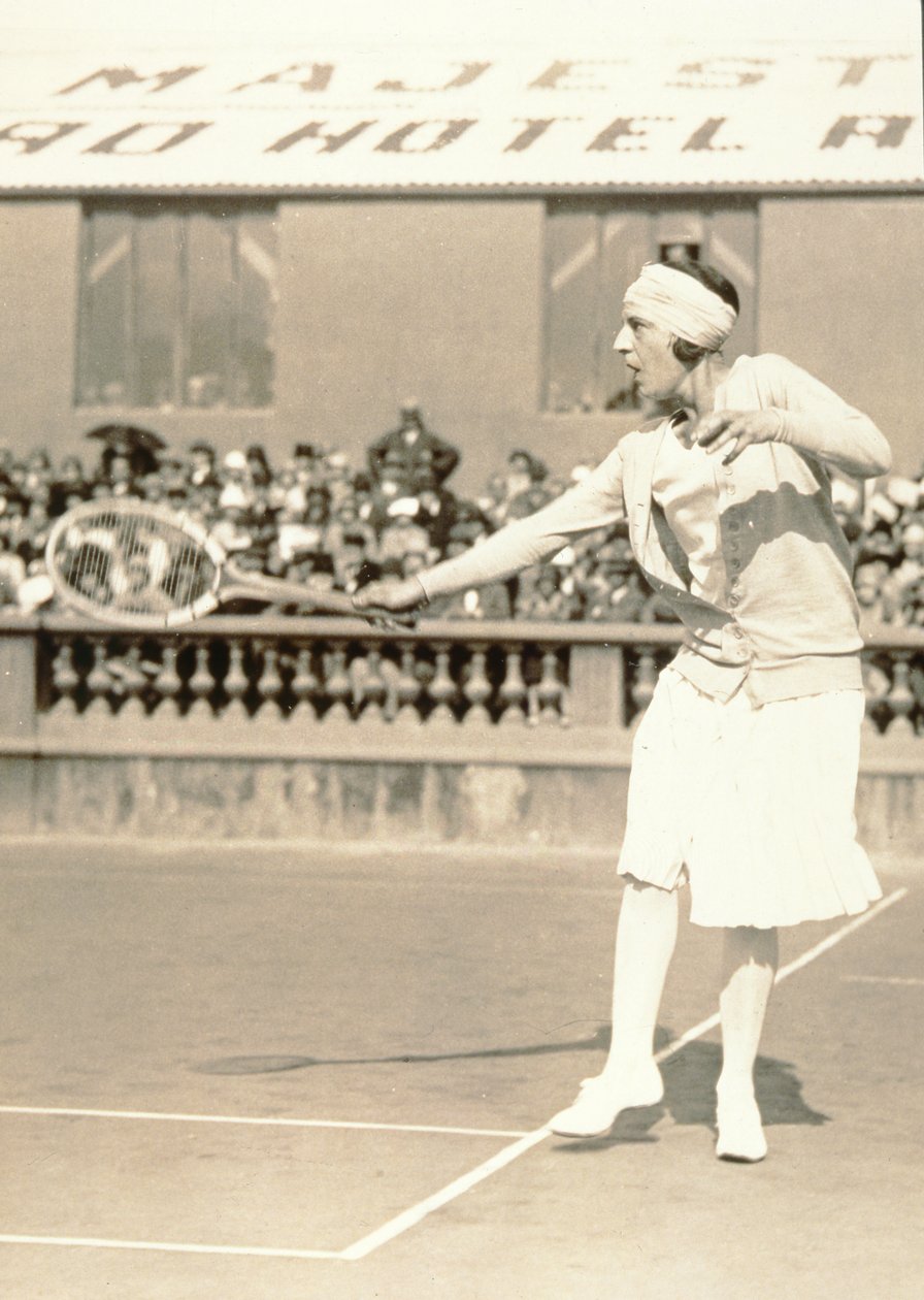 Suzanne Lenglen jugando tenis, c.1926 de Italian Photographer