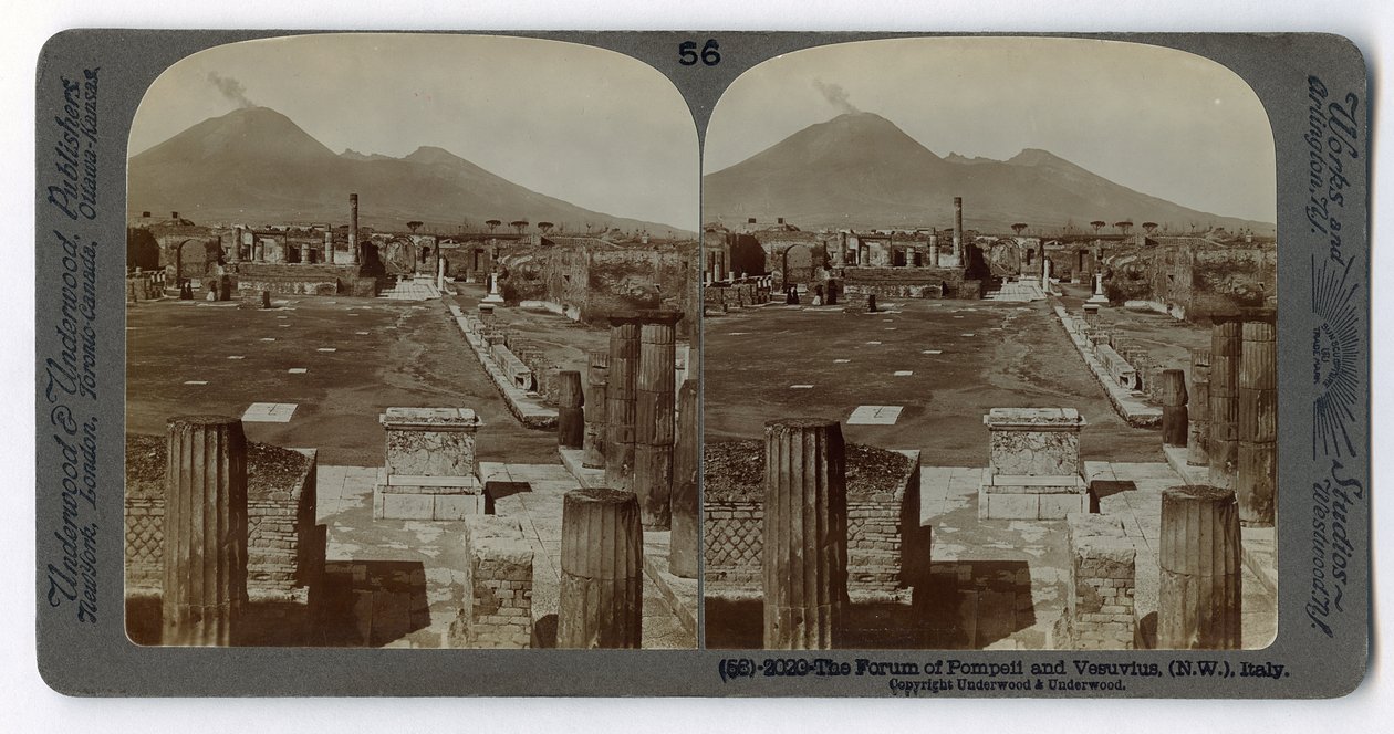 El Foro de Pompeya con el Vesubio al fondo, de The Underwood Travel Library, 1895 de Italian Photographer