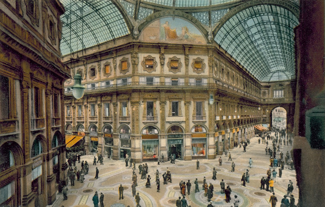 Milán / Milan: Interior de la Galería Vittorio Emanuele II (foto en color) de Italian Photographer