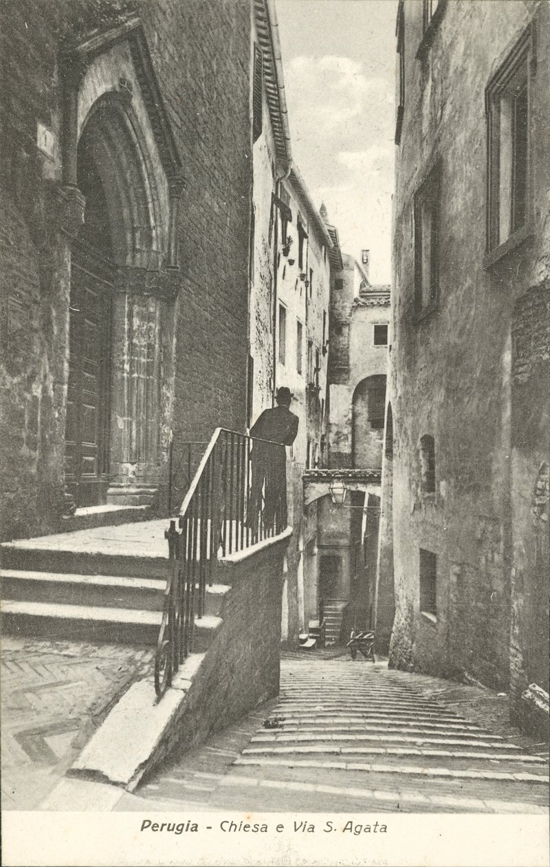 Perugia: Iglesia y Via S. Agata (foto b/n) de Italian Photographer