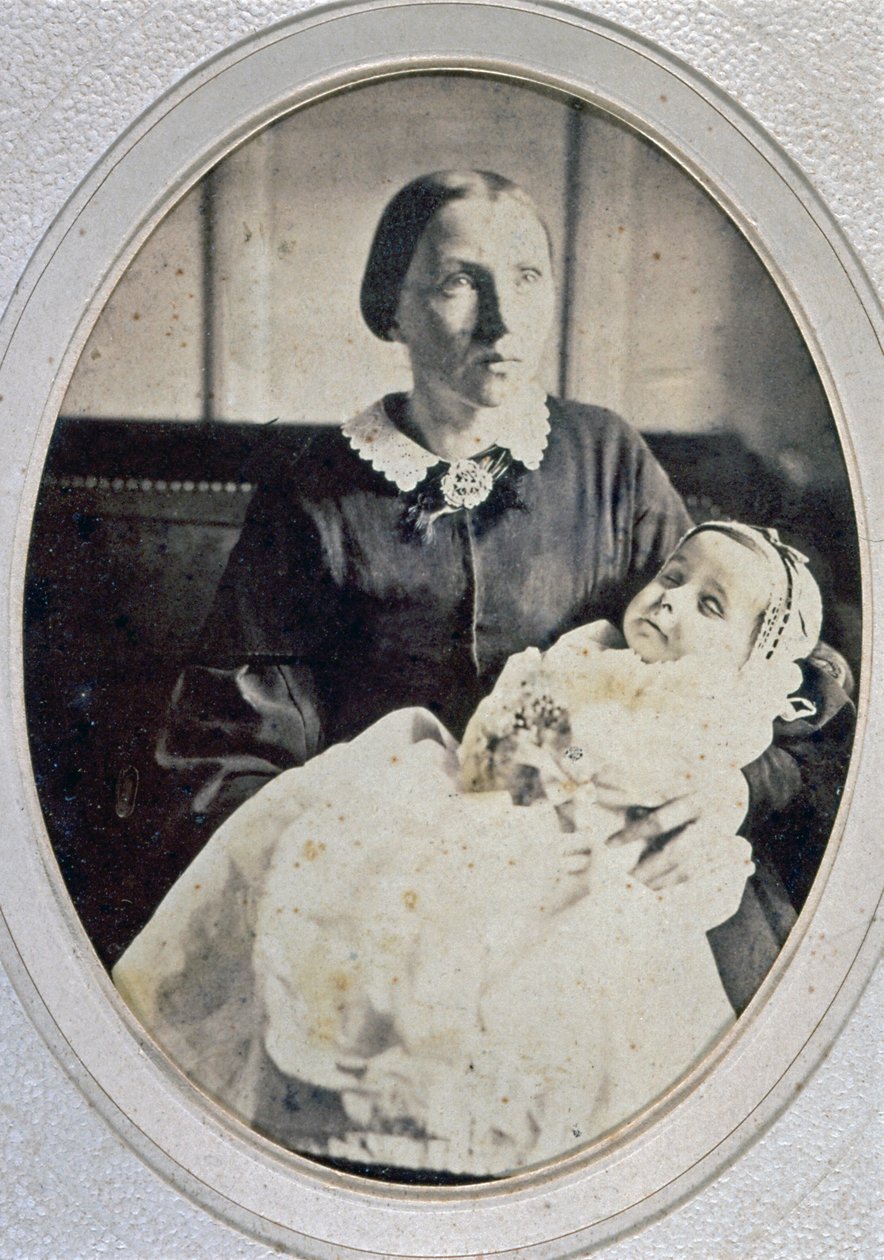 Retrato post mortem de una niña sostenida por su madre, c.1855 de Italian Photographer