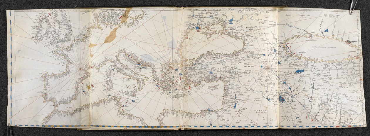 Agregar. 21592, f.1r Mapa de Europa y Asia. Portolano, en veintiún mapas, de países de ambos hemisferios (vitela) de Italian School