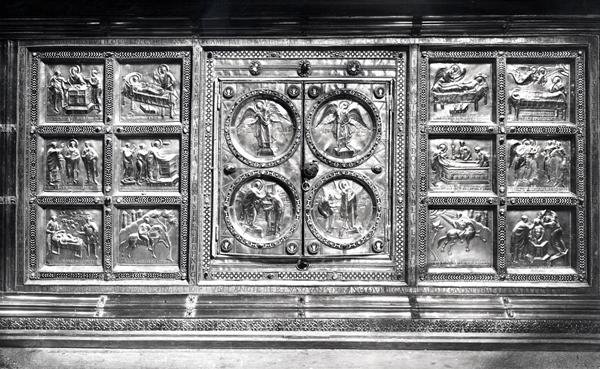 Parte trasera del Altar de Wulvinius, presentado por Angilberto II en 835 de Italian School