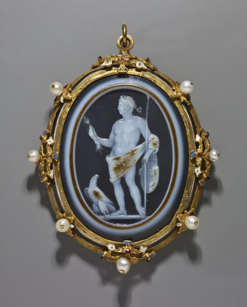 Camafeo que representa a un emperador romano como Júpiter, Camafeo: Romano, A.D. 41-54, Marco: Italiano, finales del siglo XVI de Italian School