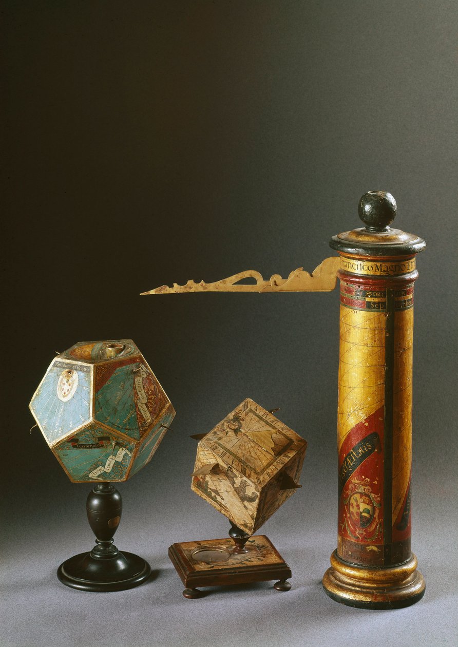 Diferentes tipos de reloj solar de madera: reloj cilíndrico derecho hecho para Francesco I de Medici (1541-1587); los otros dos son poliédricos. Siglo XVI Florencia, Istituto e Museo di Storia delle Scienze de Italian School