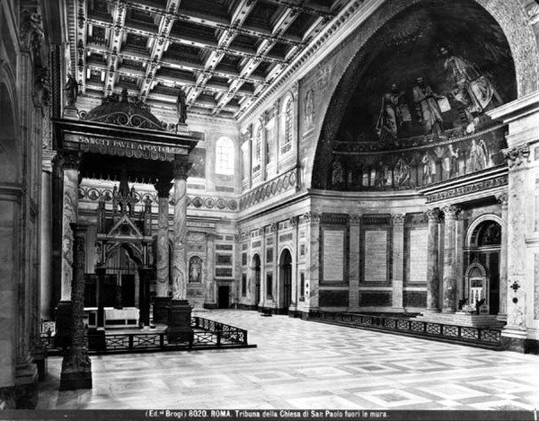Vista interior de la tribuna de Italian School