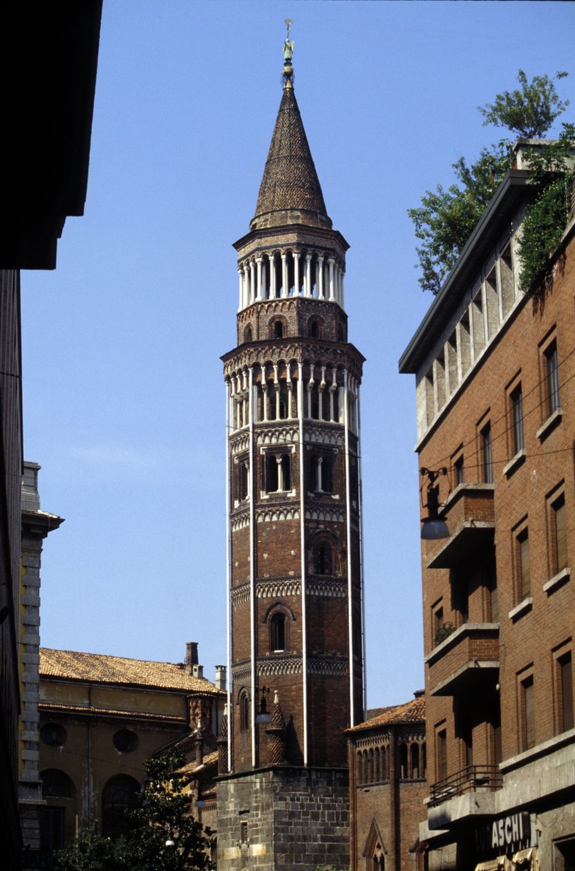 Milán: el campanario de San Gottardo de Italian School