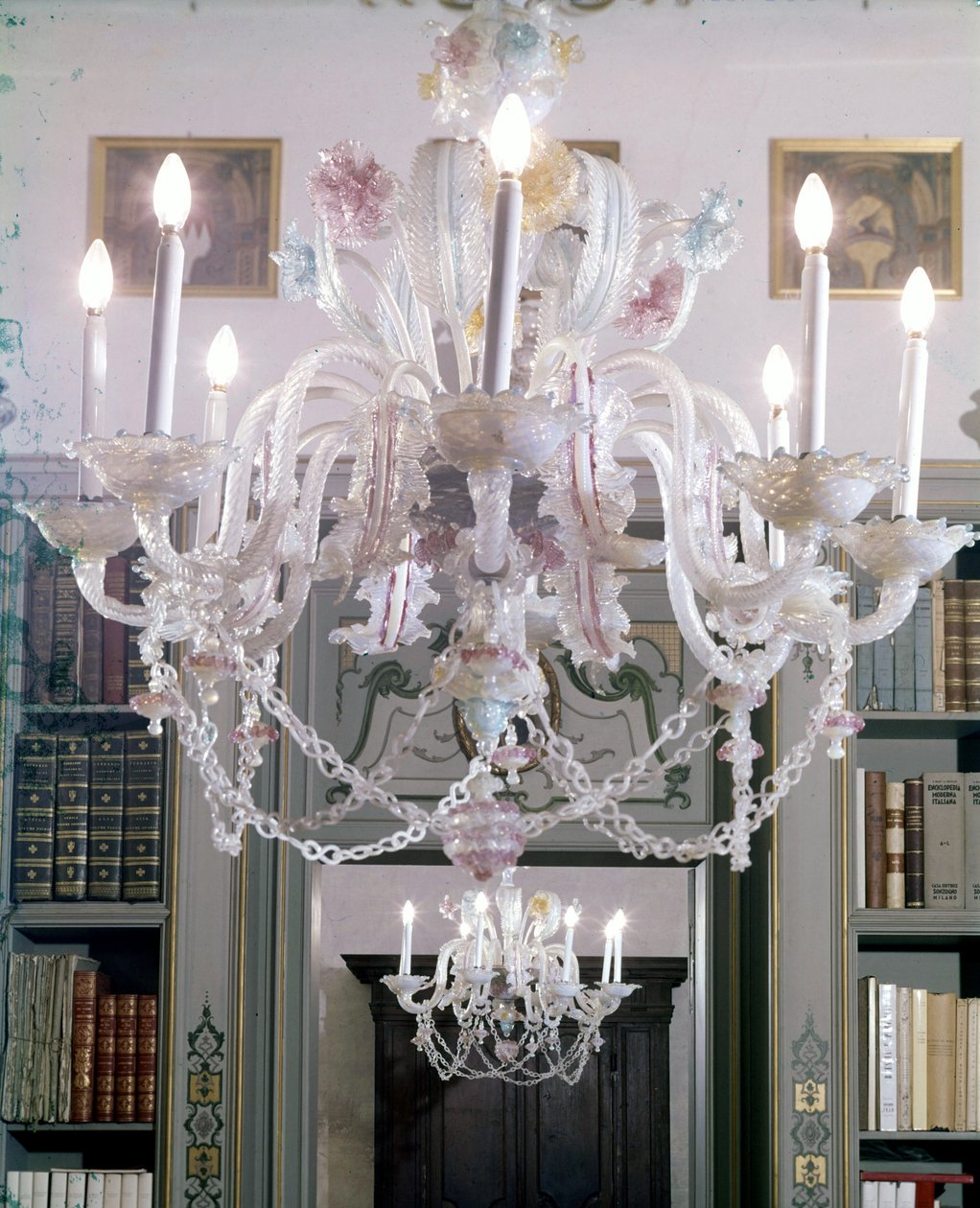 Candelabro de vidrio de Murano del siglo XVIII. Palazzo Lechi en Montirone cerca de Brescia de Italian School