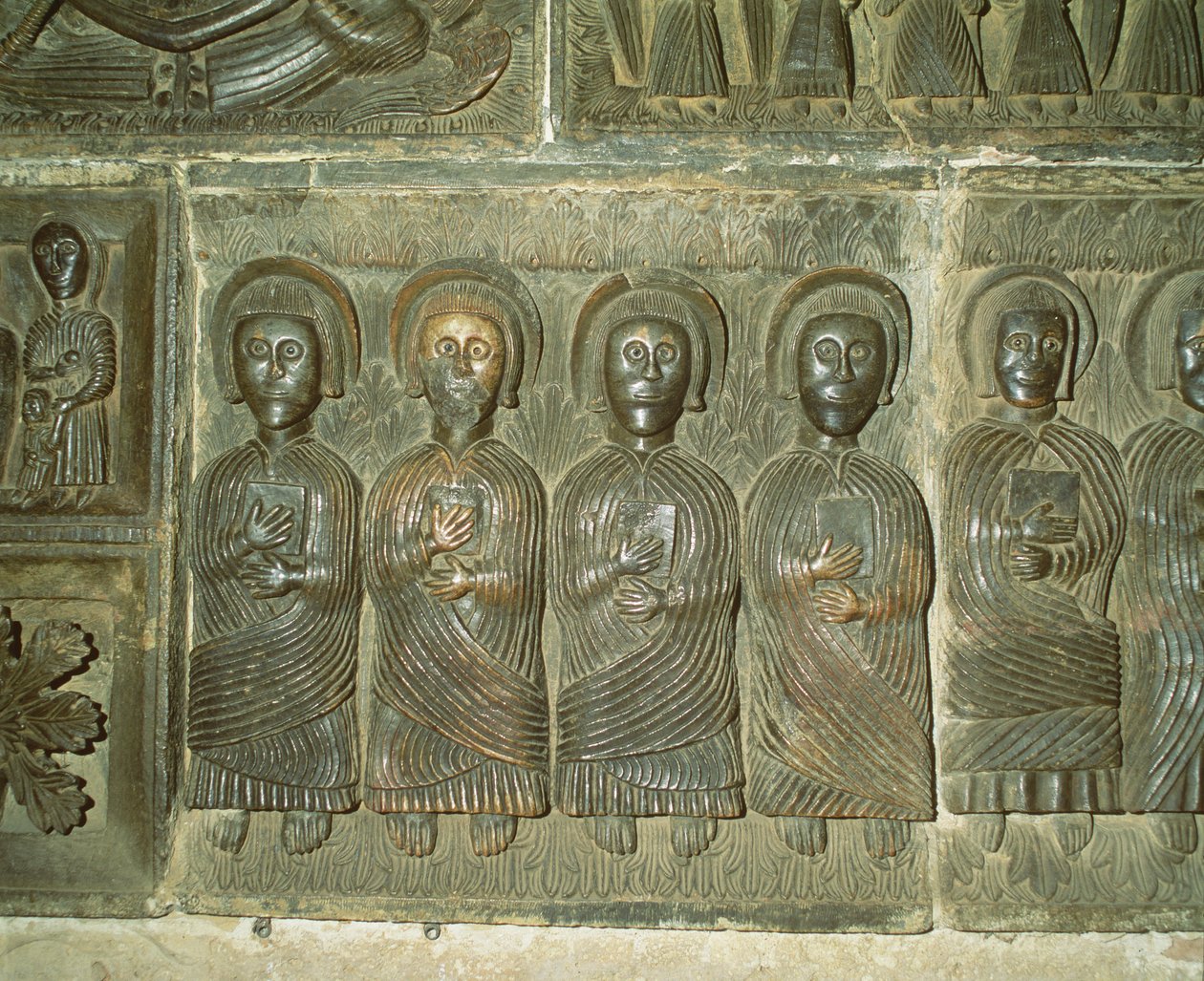 Los apóstoles, relieve prerrománico de Italian School