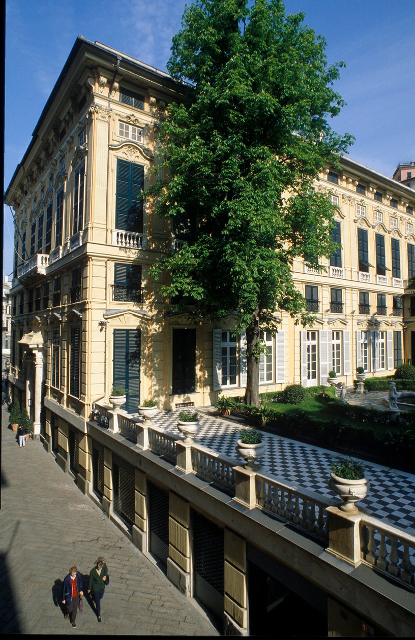 Vista del Palacio Bianco (o Palacio de Luca Grimaldi) construido entre 1530 y 1540 en Génova, Italia de Italian School