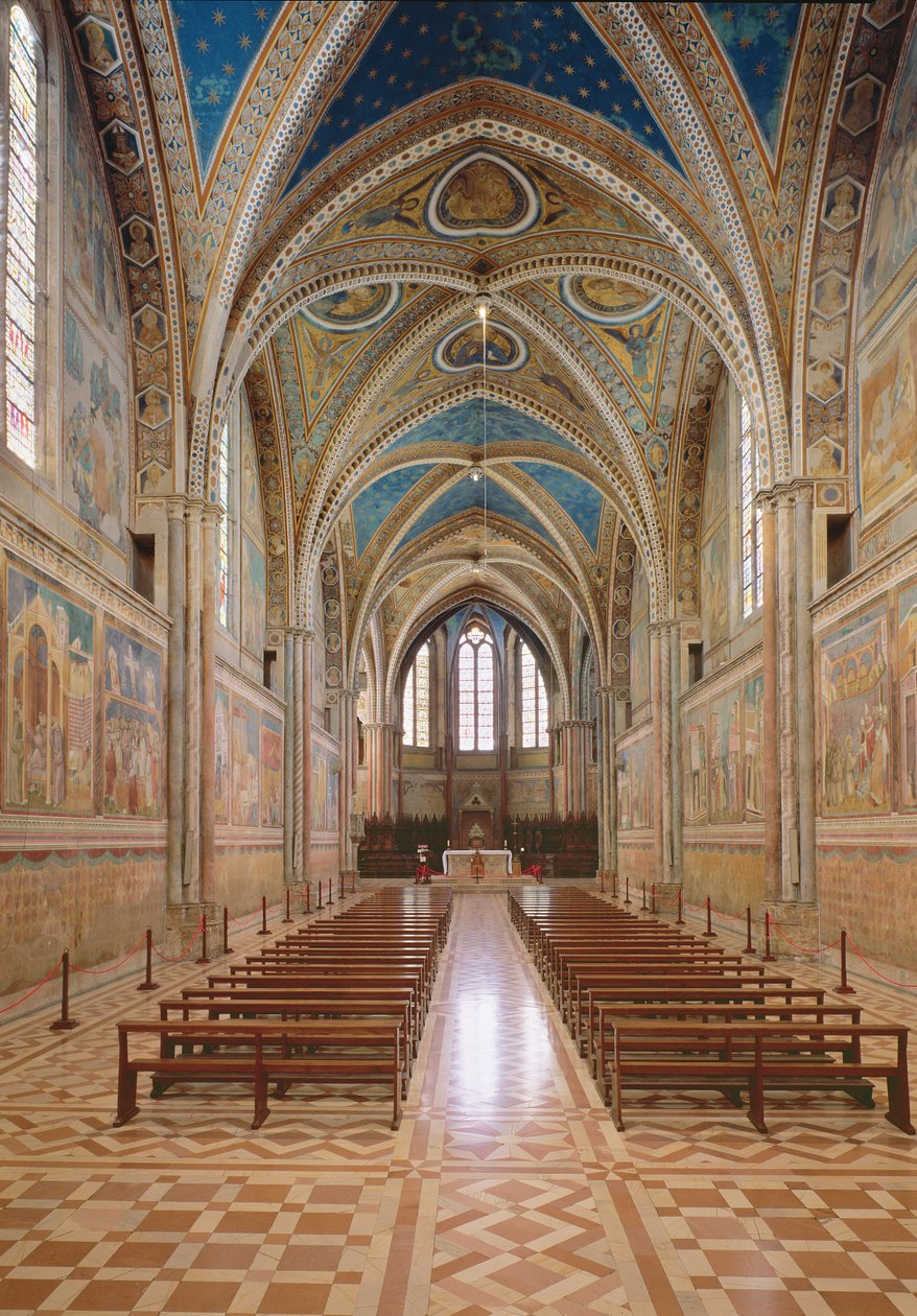 Vista del interior de la Iglesia Superior de Italian School