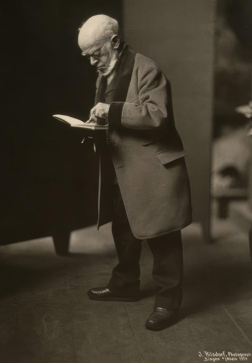 Menzel dibujando / Foto 1904 de Jacob Hilsdorf