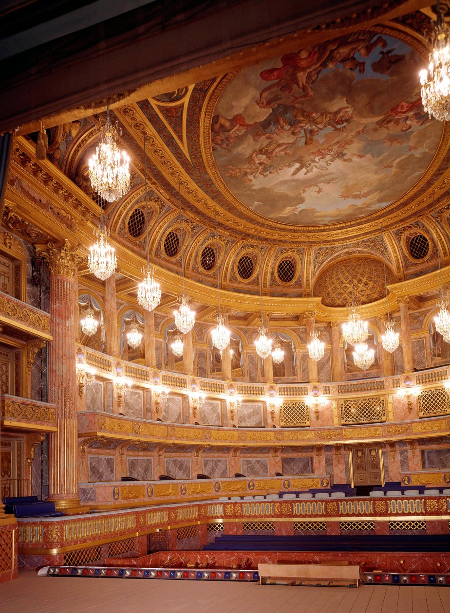 Vista del interior de la Ópera Real de Versalles de Jacques Ange Gabriel