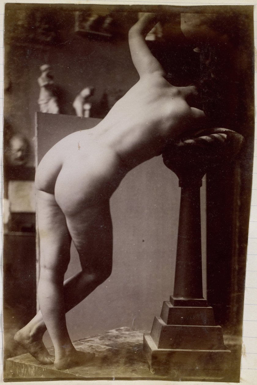 Estudio de un modelo de desnudo femenino, visto de espaldas, en el taller de Jacques de Lalaing, estudio preliminar para una fuente circular de Jacques Lalaing (attributed to)