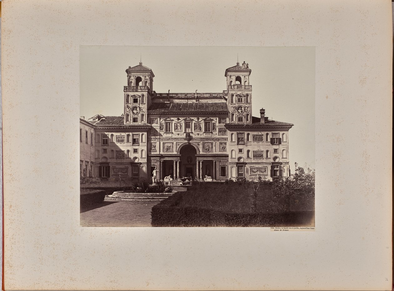 Villa Médicis; la fachada que da al jardín, actual Academia de Francia de James Anderson
