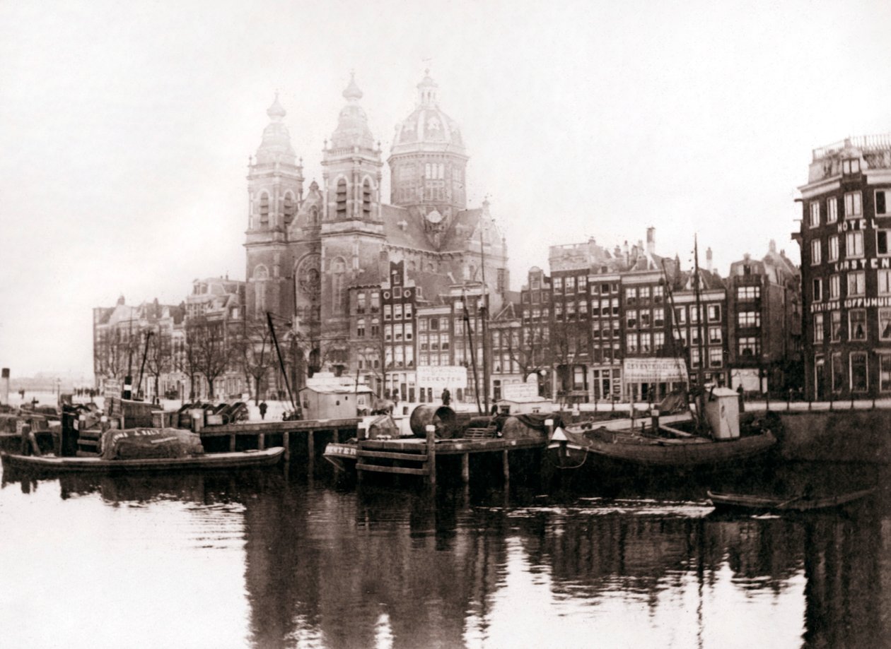 Iglesia de San Nicolás dentro de las murallas, Ámsterdam, 1898 de James Batkin