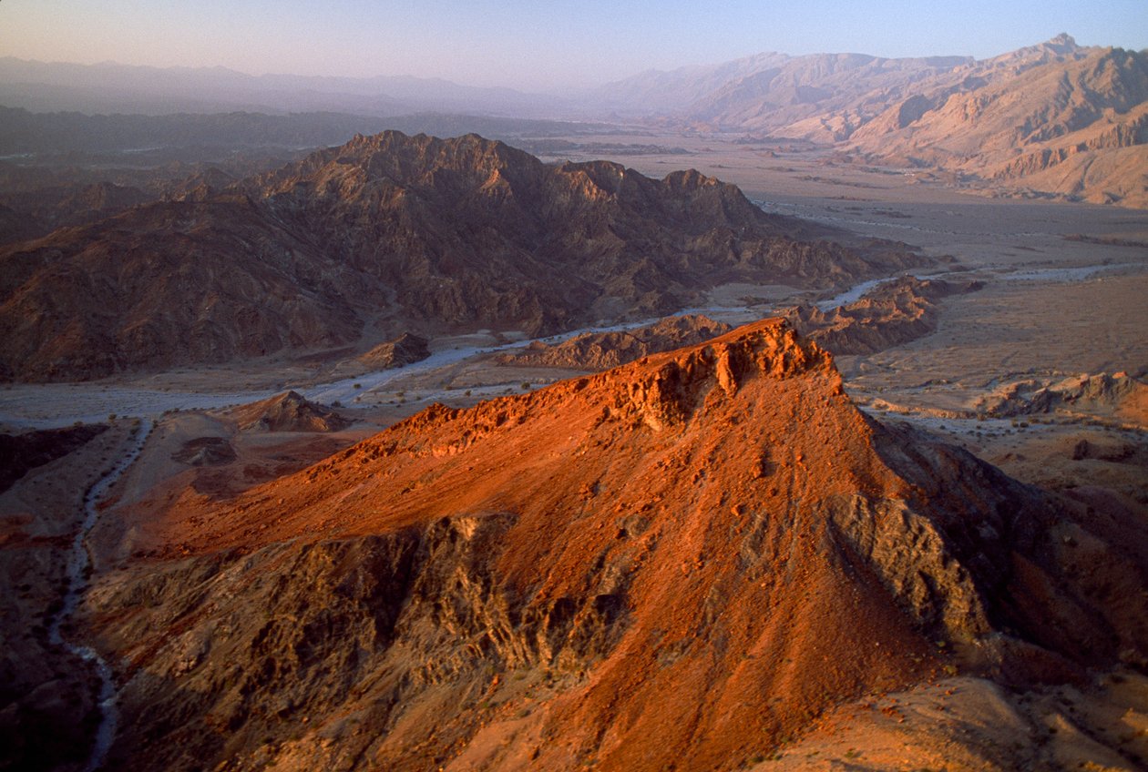 Zona de Al Jabal al Akhdar, Nakhl a Jabal ash Sham, Omán. Vista aérea. OMÁN, PENÍNSULA ARÁBIGA. de James L Stanfield