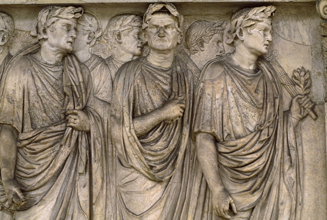 Ara Pacis Augustae, un altar independiente con un grupo de viudas, magistrados, sacerdotes... de James L Stanfield