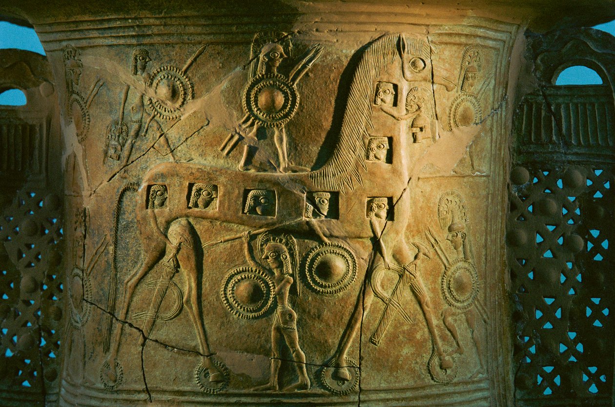 Caballo de Troya en ánfora del siglo VII a.C. procedente de Mykonos muestra la... de James L Stanfield