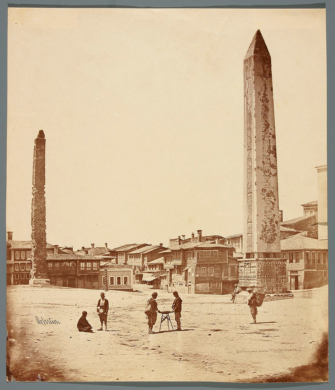 «Obeliscos en el hipódromo» [Estambul. Hipódromo ante la Mezquita Azul con dos obeliscos - en primer plano, el obelisco de Teodosio] de James Robertson