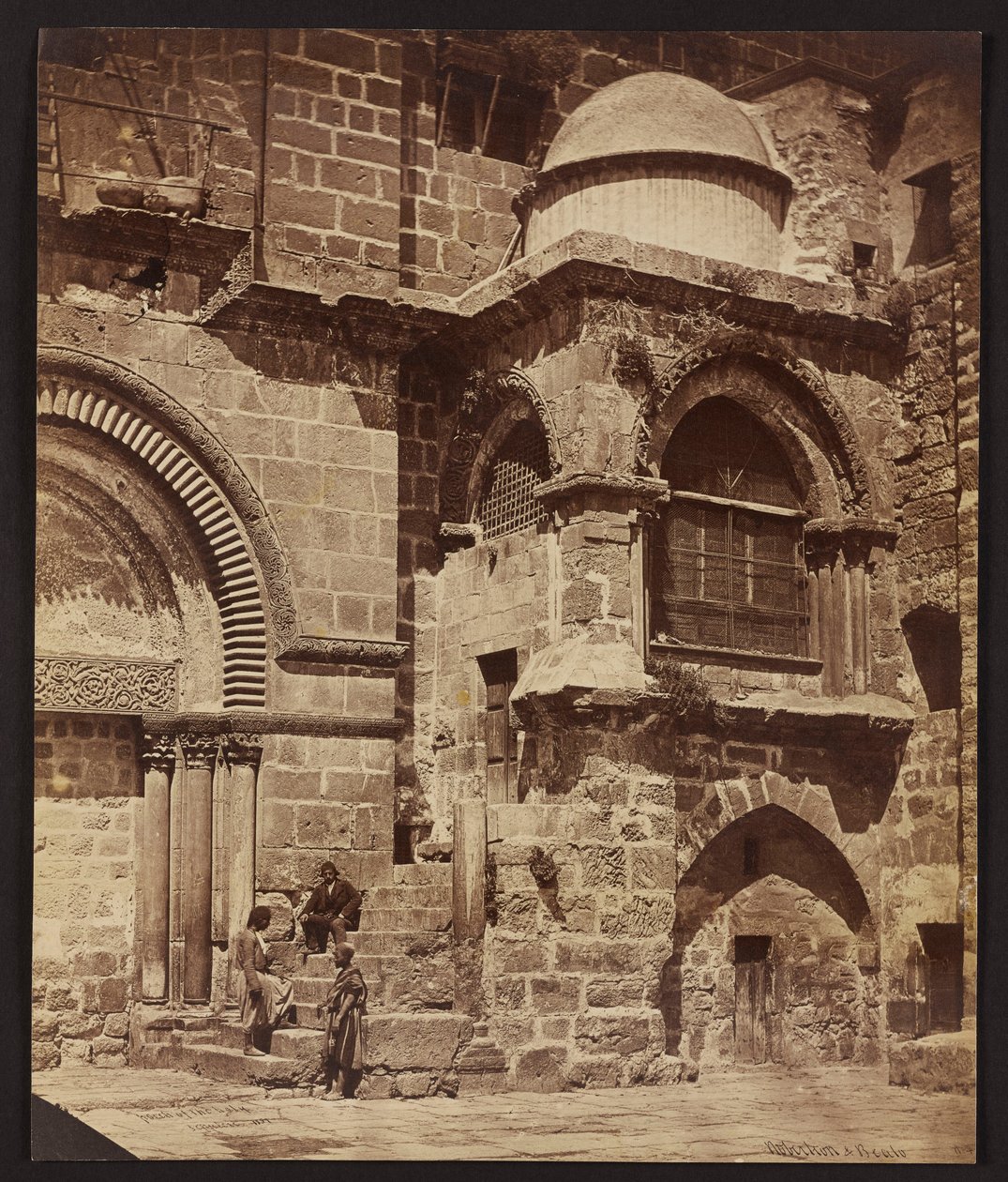 Pórtico del Santo Sepulcro, Jerusalén [Jerusalén. Basílica del Santo Sepulcro - capilla de los francos] de James Robertson